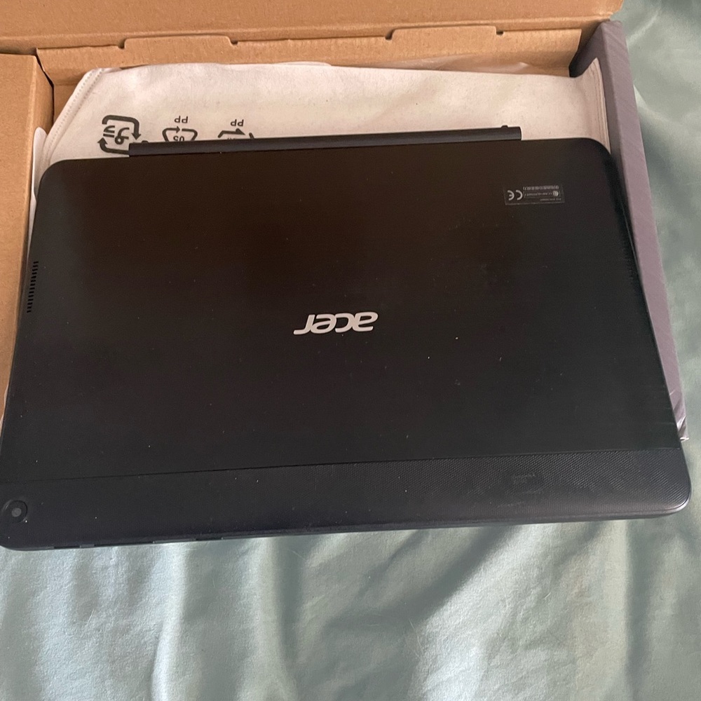 Average One 10 Small Touch screen Tablet - Picture 3 of 5
